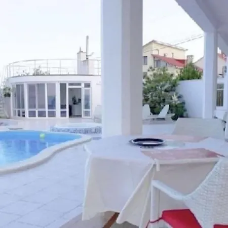 Luxury Villa For Russians Apartament